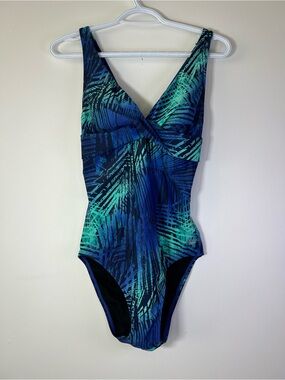 Speedo Women’s Size 8 Blue and Green One-Piece Summer Swimsuit